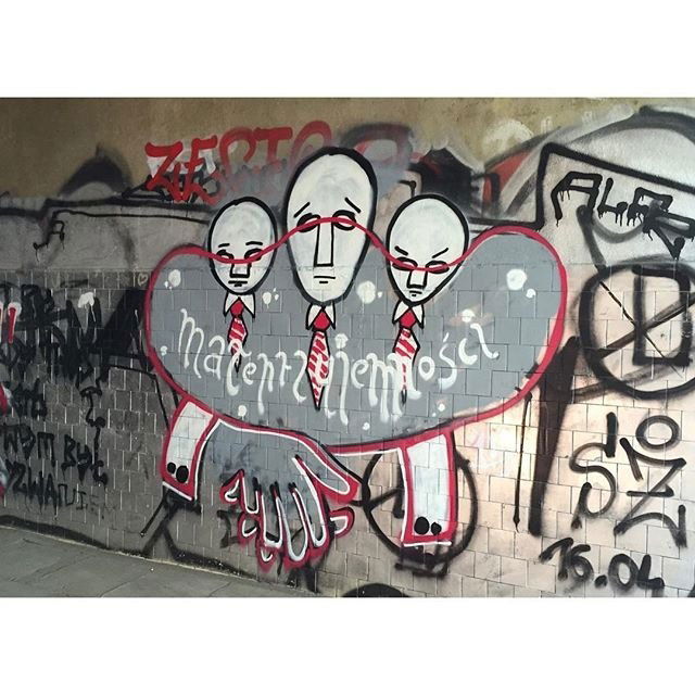 Graffiti Street Art in Warsaw - Photo by littlepleasure - streetart, streetartwarsaw, instagram (2015)