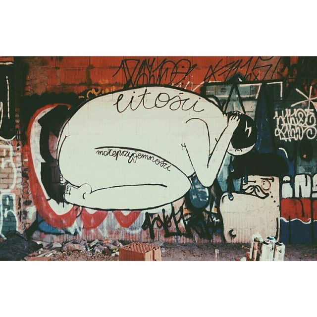 Graffiti Street Art in Warsaw - Photo by littlepleasure - streetart, streetartwarsaw, instagram (2015)