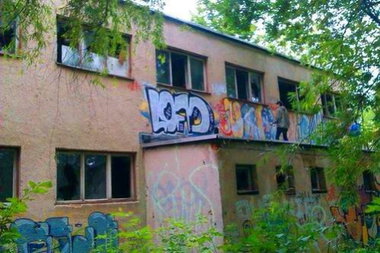 Graffiti Bombing - Photo by loader
