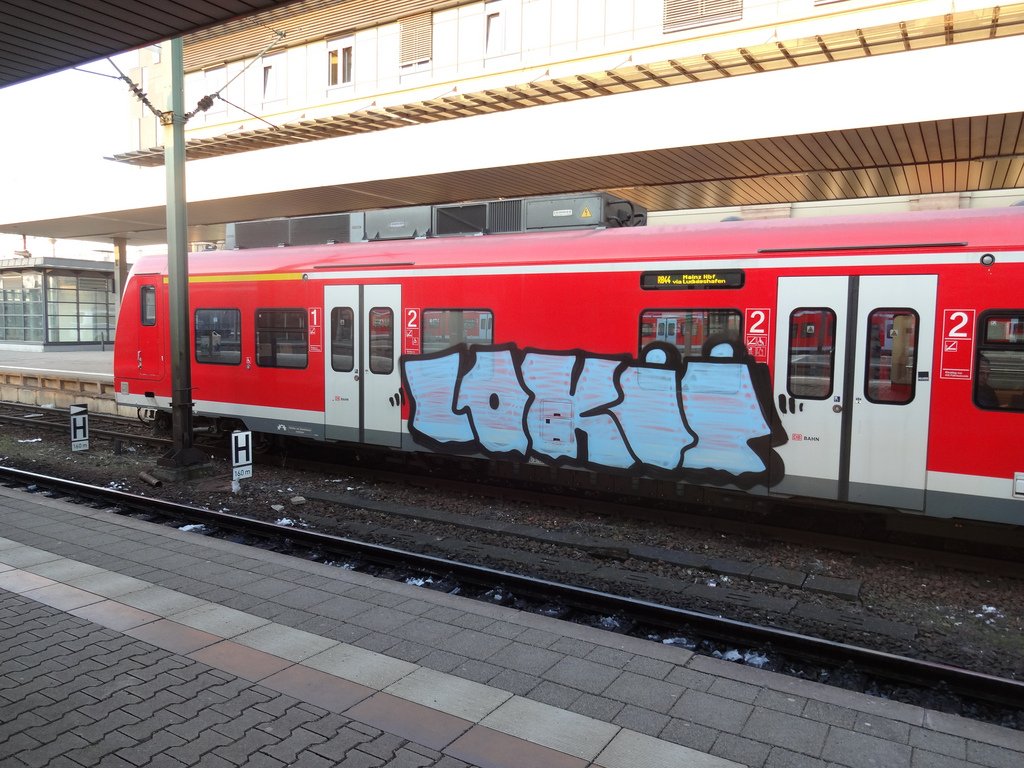 Graffiti Train - Photo by locke - lokii