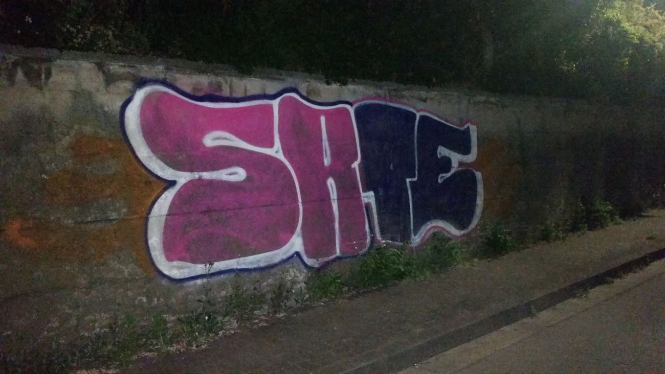 Graffiti Wall - Photo by lockigflockig - sate (2015)