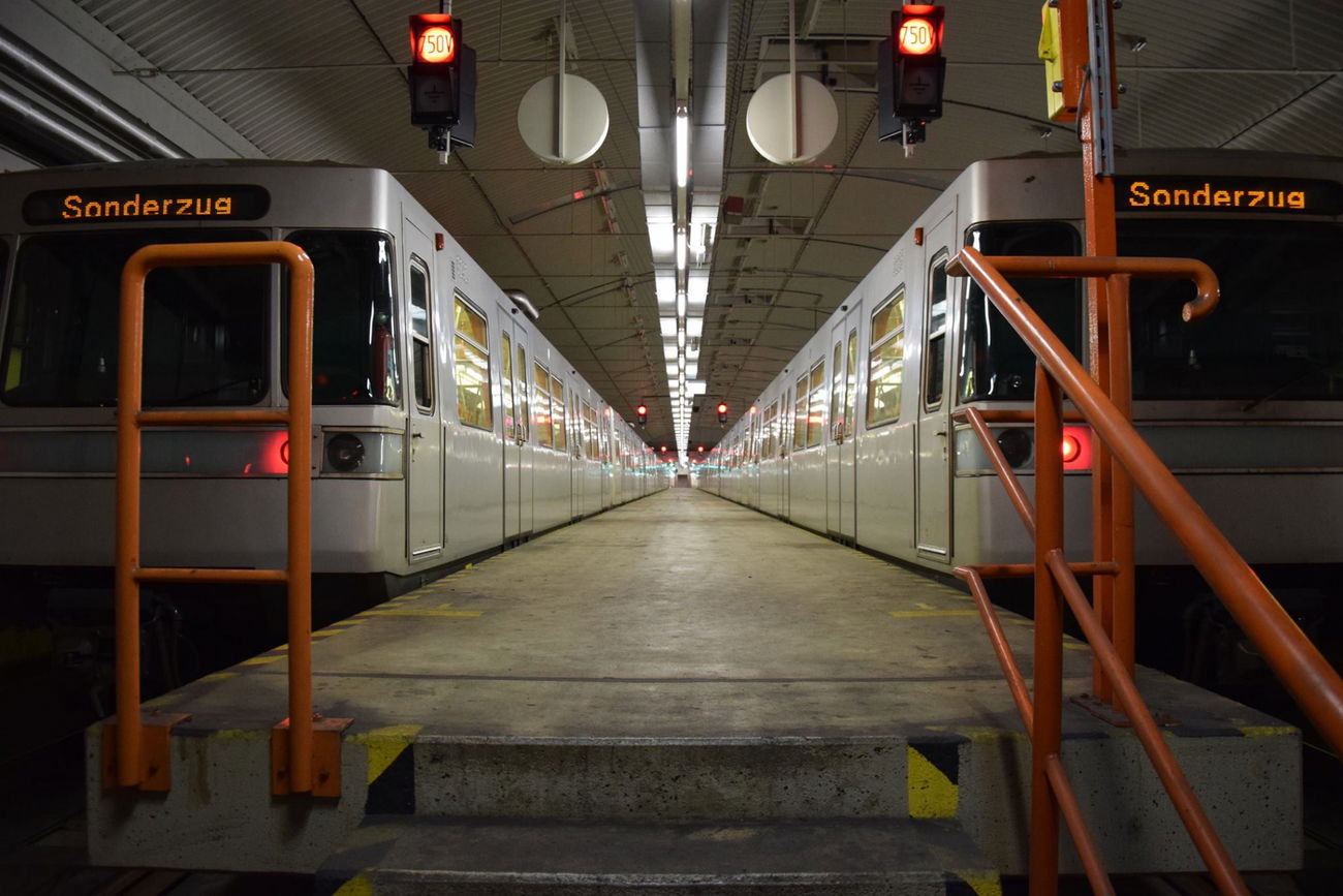 Graffiti Train in Vienna - Photo by loeschdich - vienna, subway (2016)