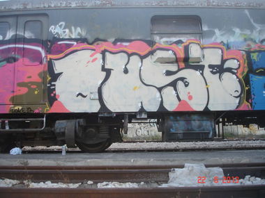 Graffiti Train in Athena - Photo by loke - loke (2013)