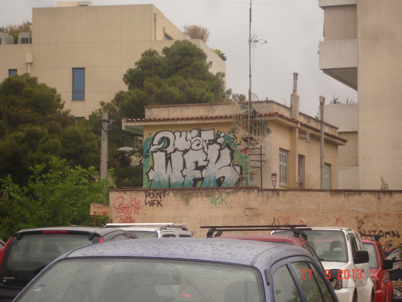 Graffiti Bombing in Amaroussion - Photo by loke - LOKE, SOAR, PEINT (2013)