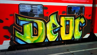 Graffiti Train - Photo by loveneverdies - deor