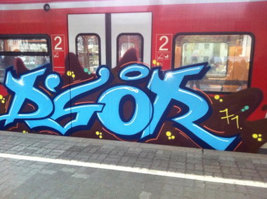Graffiti Train - Photo by loveneverdies - dsor (2013)