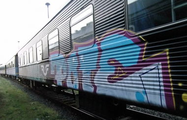 Graffiti Train in berlin - Photo by lovetrains - pote
