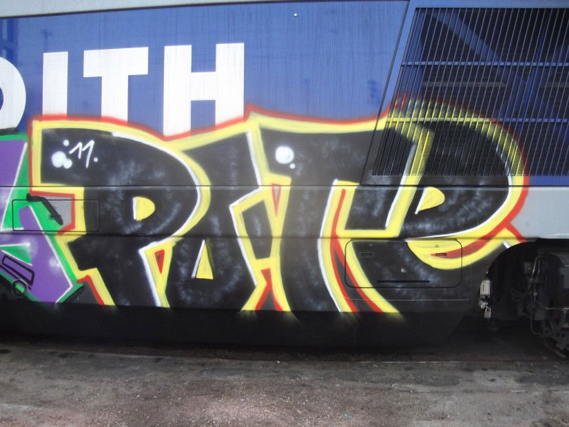 Graffiti Train in berlin - Photo by lovetrains - pote