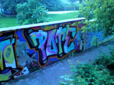 Graffiti Wall - Photo by lovetrains - pote