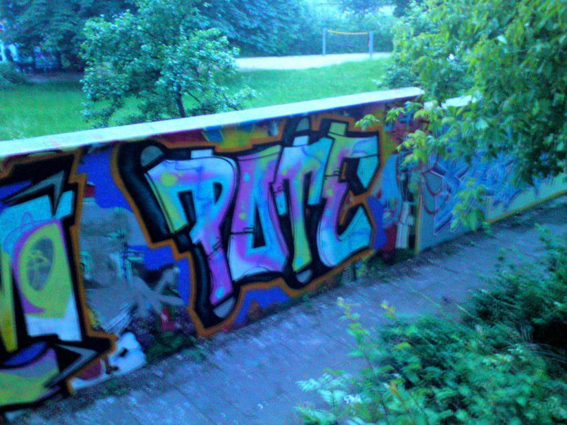 Graffiti Wall - Photo by lovetrains - pote