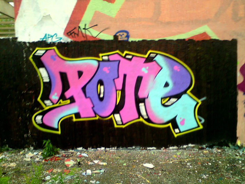 Graffiti Wall - Photo by lovetrains - pote