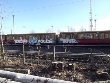 Graffiti Wall - Photo by lovetrains - pote, dck, krieg
