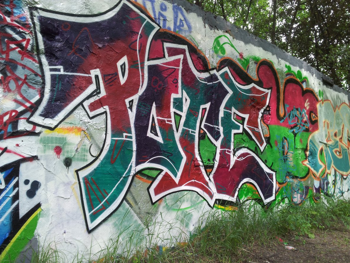 Graffiti Wall - Photo by lovetrains - pote (2014)