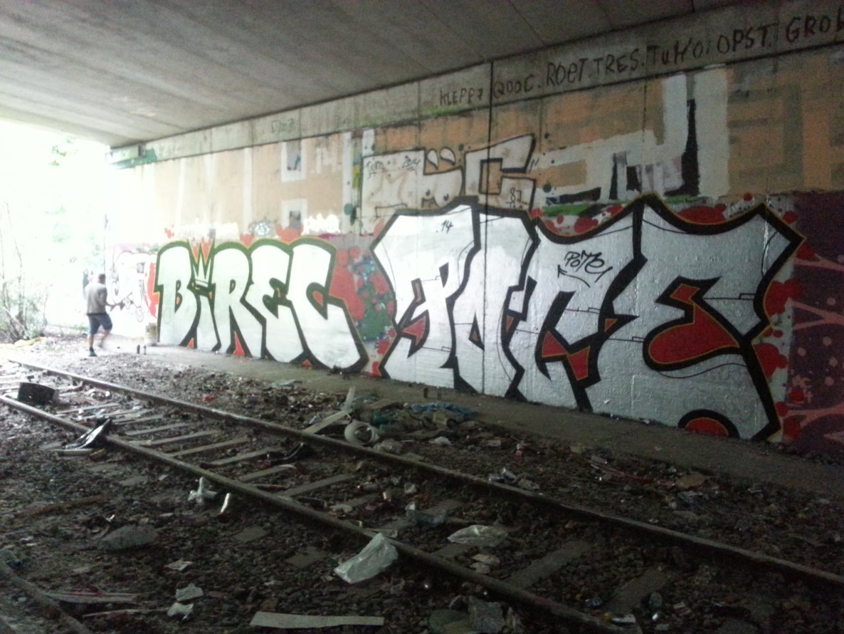 Graffiti Wall - Photo by lovetrains - pote, birek