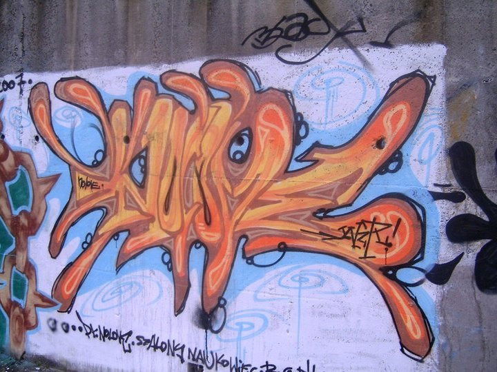 Graffiti Wall in Polska - Photo by lower