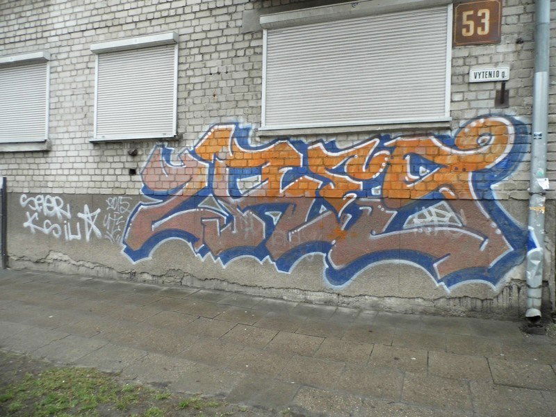Graffiti Bombing - Photo by mRzRzR - fuck, police