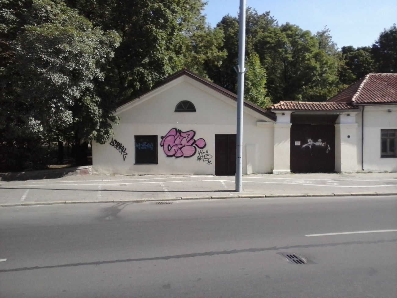 Graffiti Bombing - Photo by mRzRzR