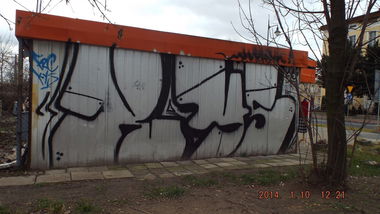 Graffiti Bombing - Photo by macho - kys
