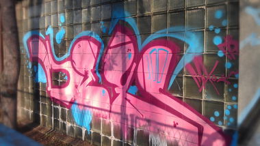 Graffiti Wall - Photo by macho - meks