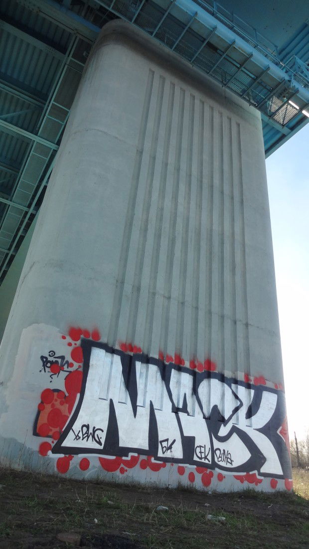 Graffiti Bombing in Yaroslavl - Photo by mack - Mack