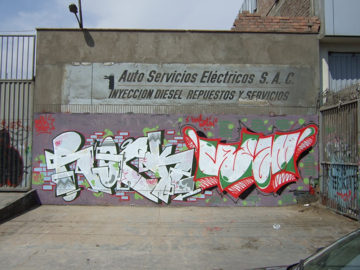 Graffiti Wall in Peru - Photo by mad_cream