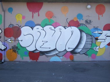 Graffiti Wall - Photo by mad_cream