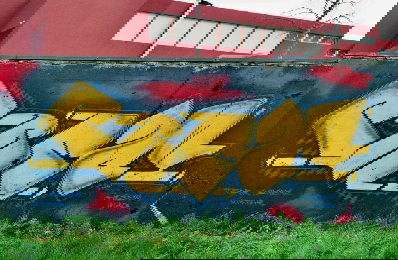 Graffiti Wall - Photo by mad_cream - Barcelona