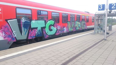 Graffiti Train - Photo by madmax - vtg (2014)