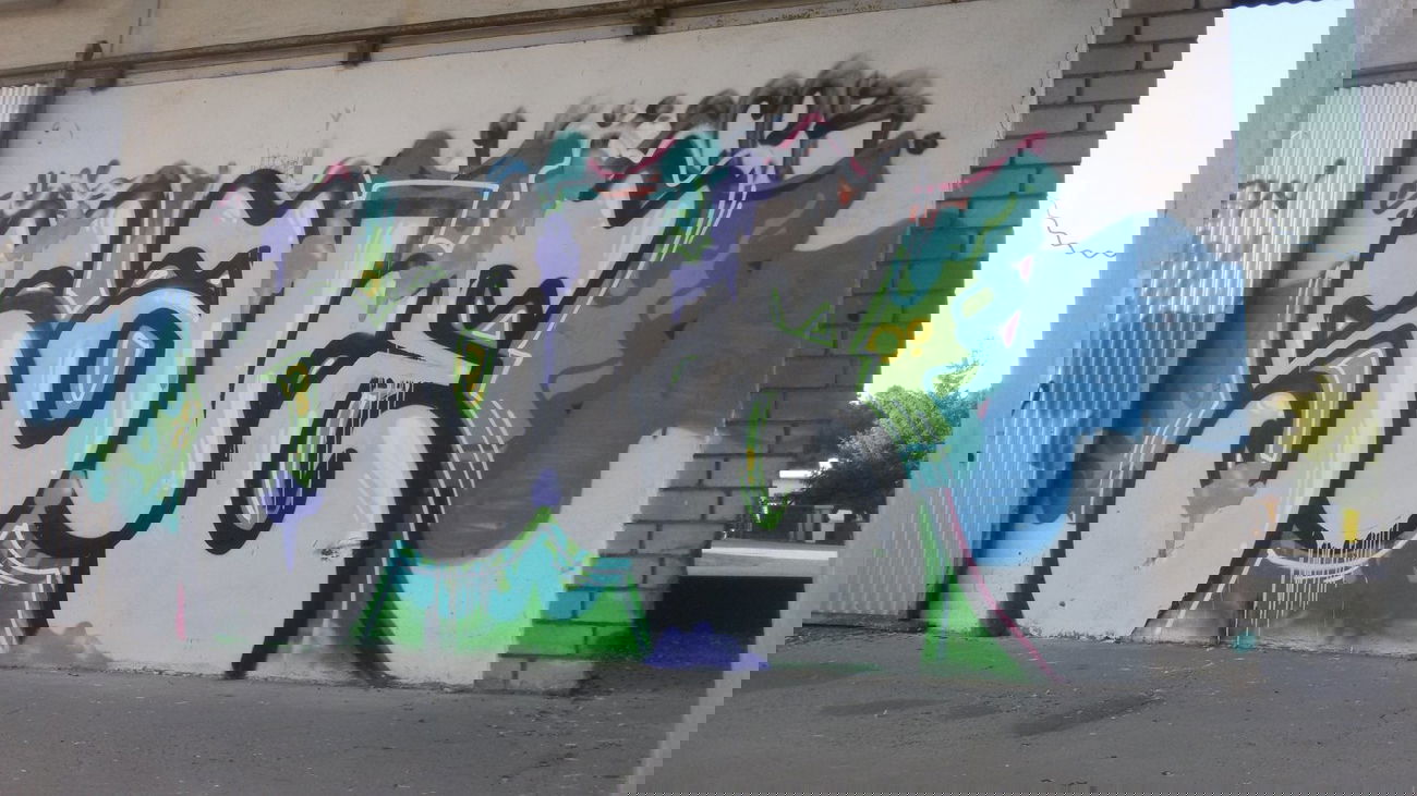 Graffiti Wall - Photo by madmax - save (2014)