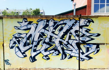 Graffiti Wall - Photo by maik