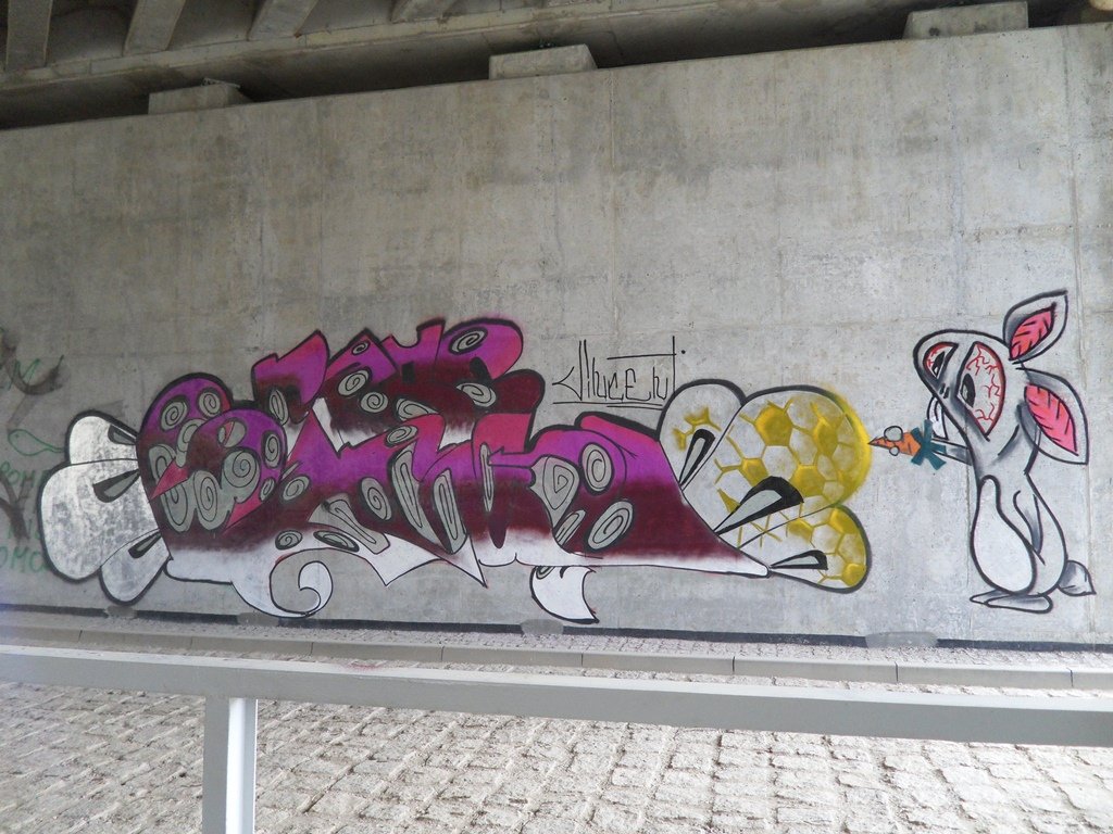 Graffiti Wall - Photo by malarz87