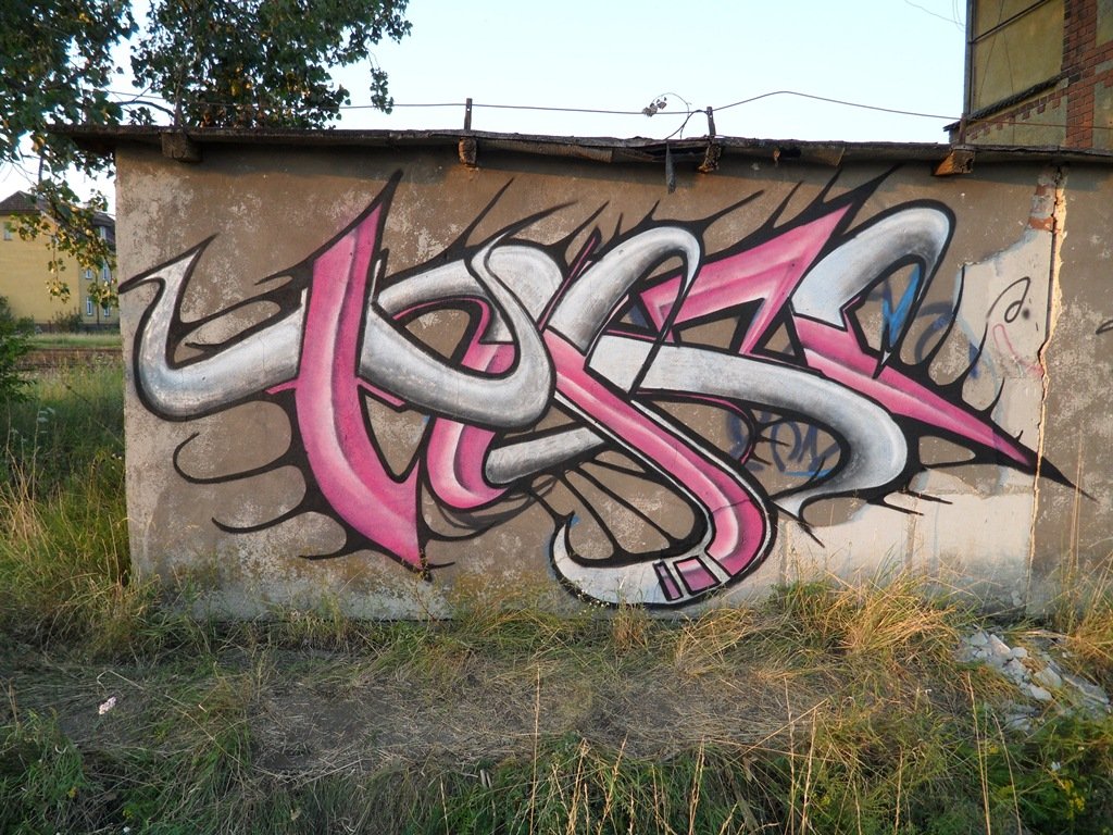 Graffiti Wall - Photo by malarz87