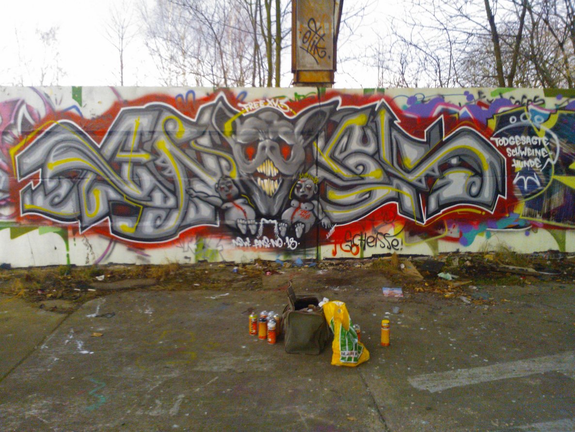 Graffiti Wall - Photo by manta18 - montwo (2013)