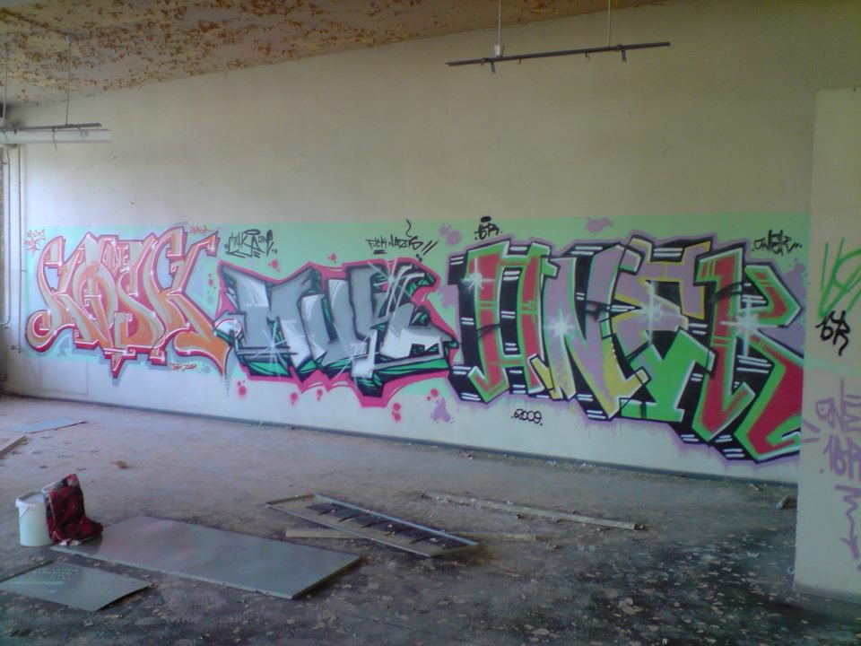Graffiti Bombing - Photo by mariohanna - kosk, muk, onek
