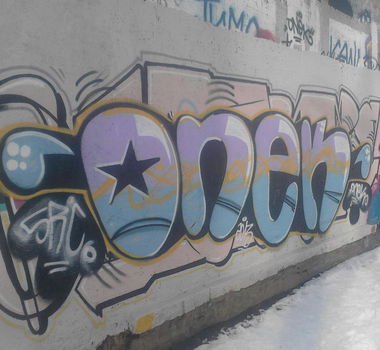 Graffiti Wall in Freiberg - Photo by mariohanna - onek (2013)