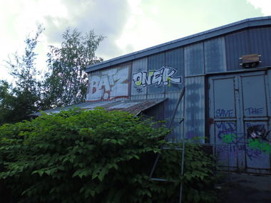 Graffiti Bombing in Freiberg - Photo by mariohanna - batz, onek (2014)