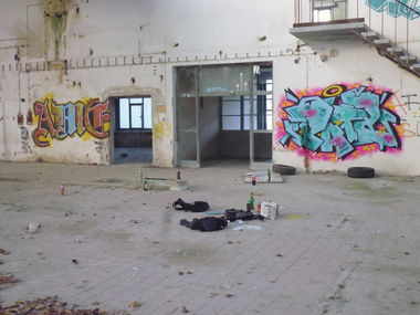Graffiti Wall - Photo by mariohanna - amf, cru, batz (2014)