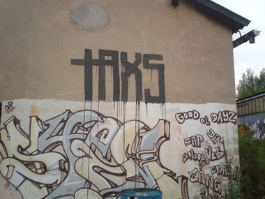 Graffiti Wall - Photo by mariohanna - taxs, amf, onek (2015)