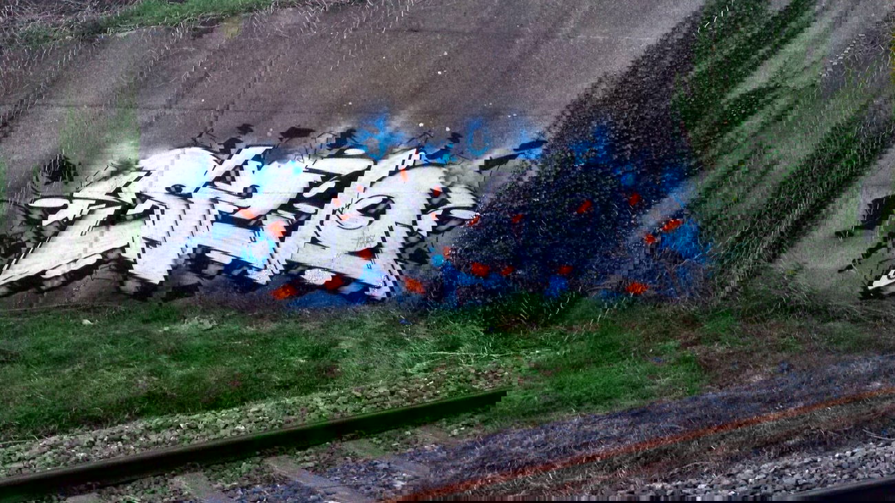 Graffiti Bombing - Photo by mark_szo