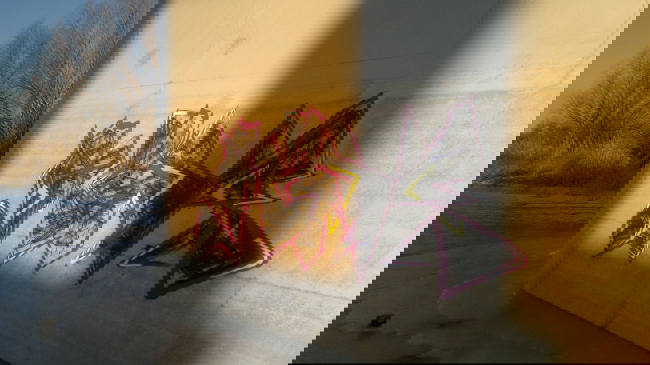 Graffiti Bombing - Photo by masezman