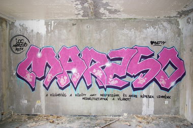 Graffiti Wall in Pusztavacs - Photo by maverick (2011)