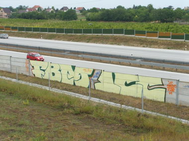 Graffiti Wall in Budapest - Photo by maverick (2009)