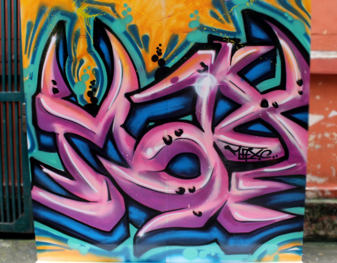 Graffiti Wall - Photo by maxcao - maxc (2013)