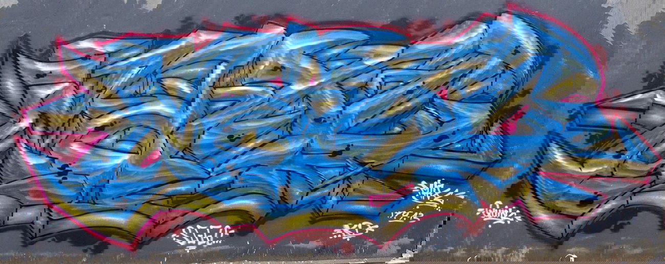 Graffiti Wall - Photo by maxcao - maxc (2013)