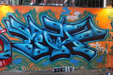 Graffiti Wall - Photo by maxcao - maxc (2013)