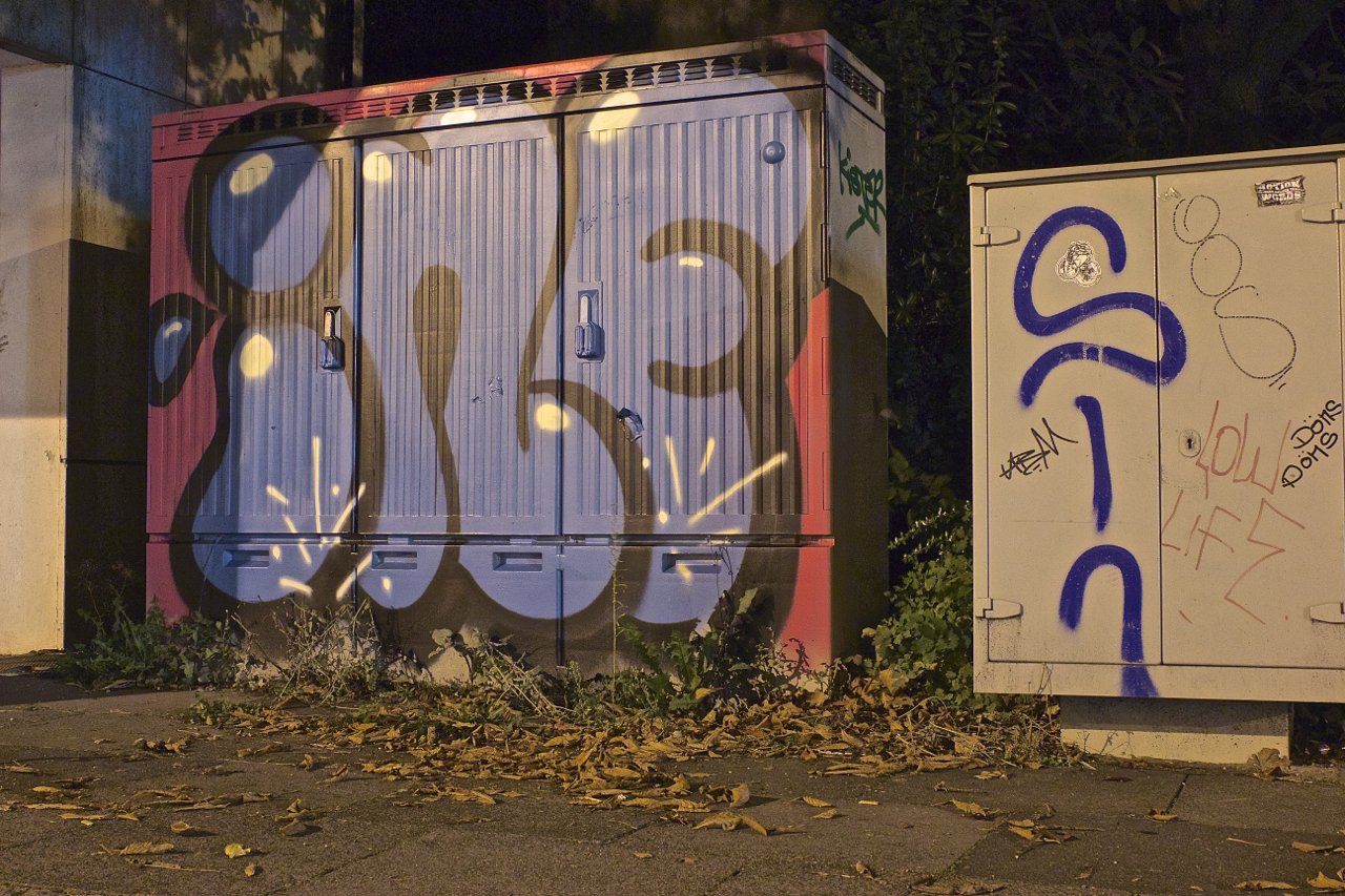 Graffiti Bombing - Photo by mayer - INF (2013)