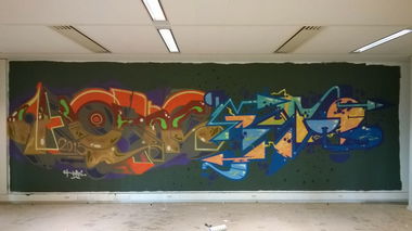 Graffiti Wall - Photo by meanr - meanr (2015)