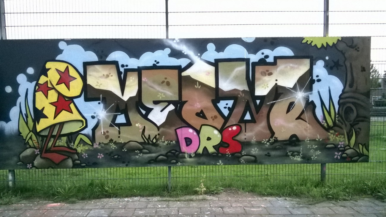 Graffiti Wall - Photo by meanr - meanr (2015)
