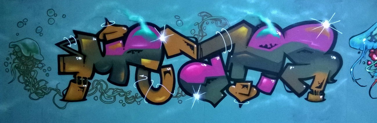 Graffiti Wall - Photo by meanr - meanr, cosh (2015)