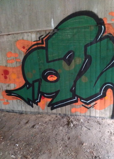 Graffiti Wall - Photo by menoalien187